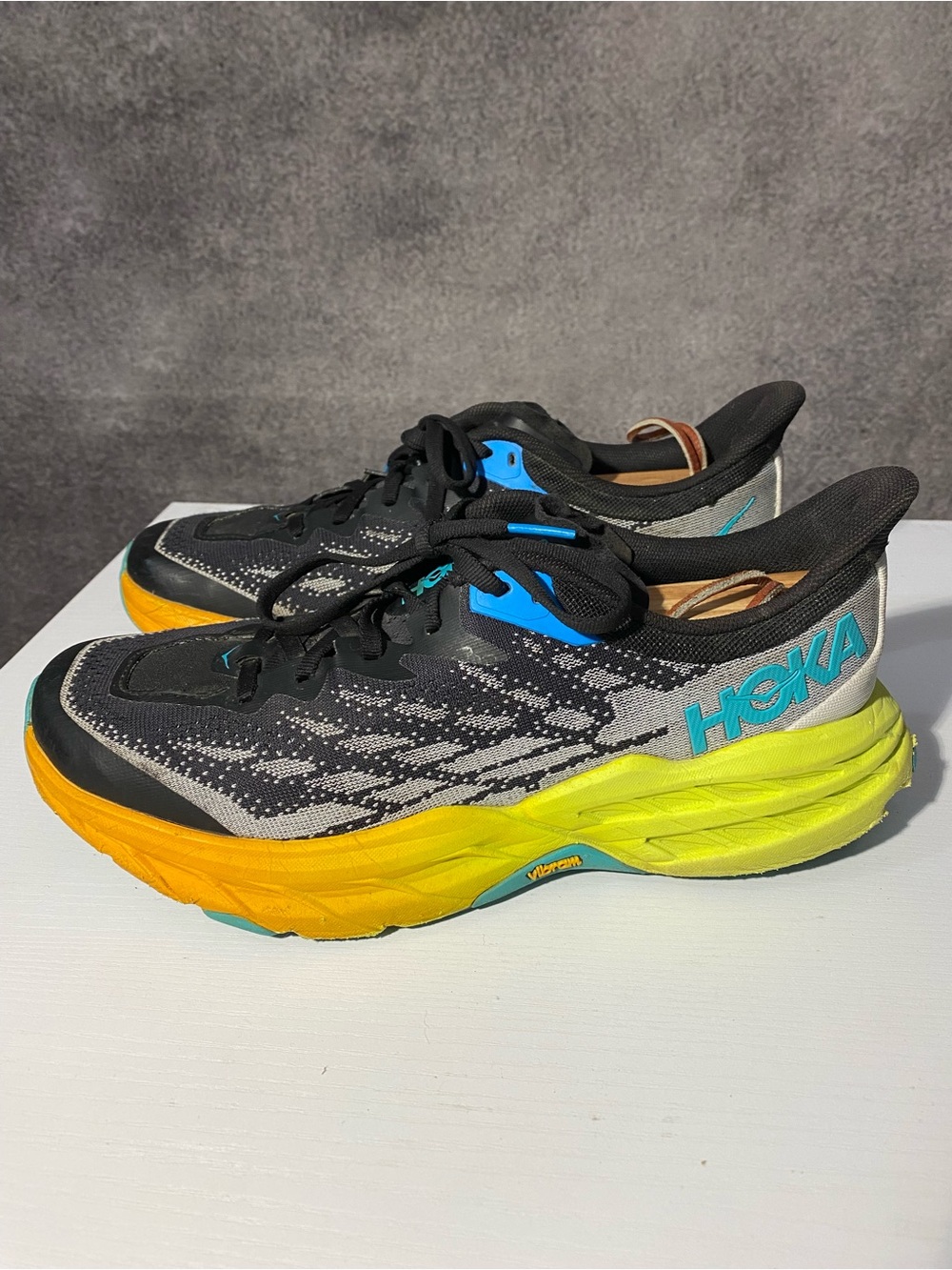 Hoka One One Speedgoat 4 Trail Running Shoes Women’s Size 9 US